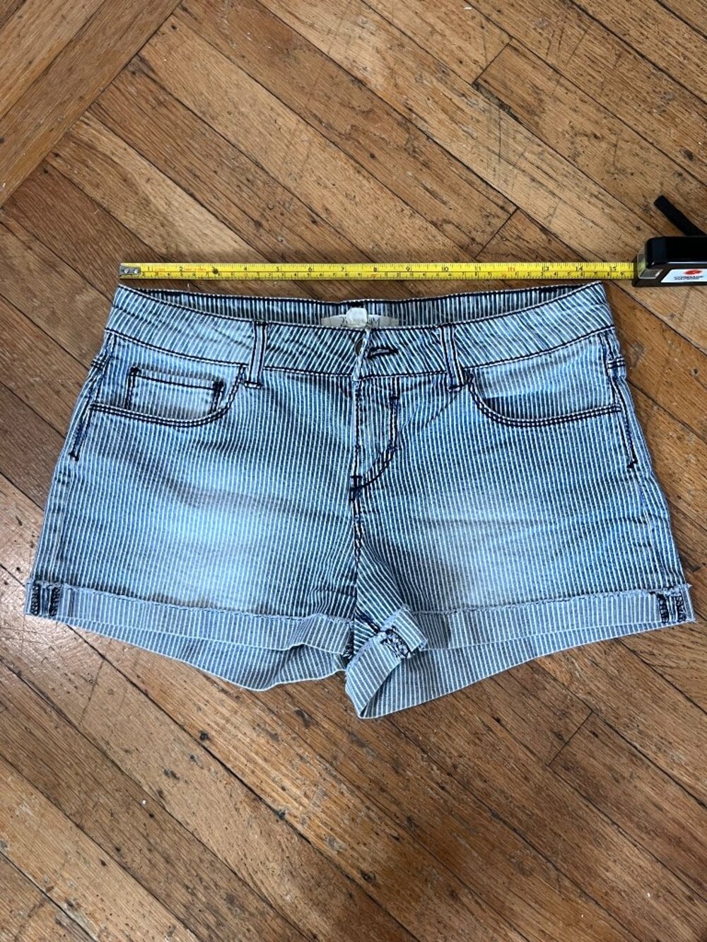 21 Denim Shorts Women's Size 28 Blue White Striped Cuffed Casual Stretch Shorts